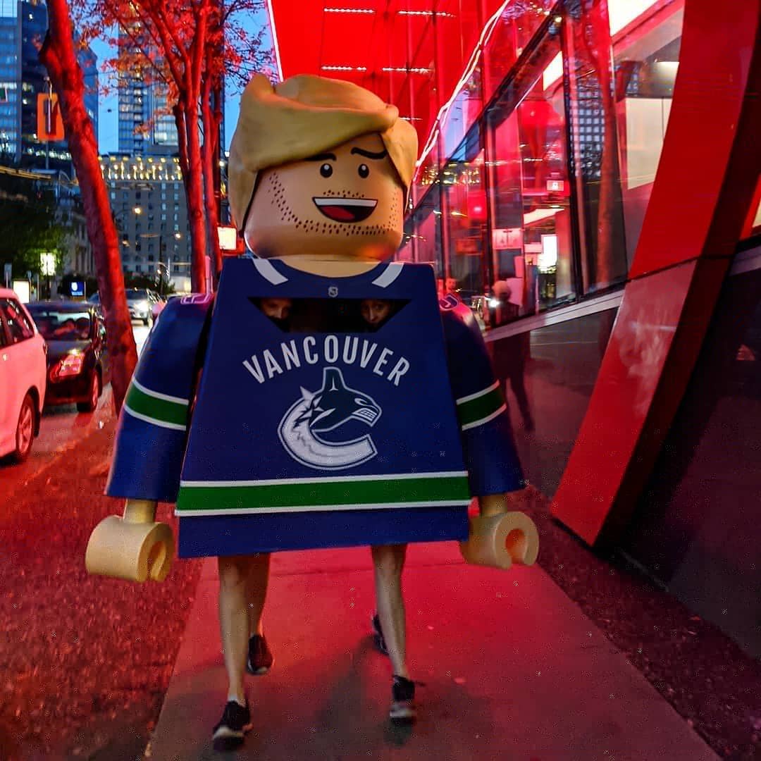 Fig. 5 Canucks Orca Block Boeser Minifigure for playoffs