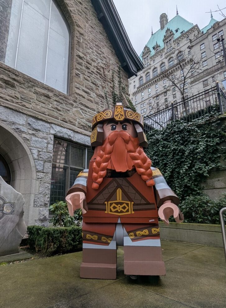 LordoftheRings_Gimli_legominifigure_church2